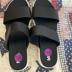 Mia Vanna Sandals - size 8.5